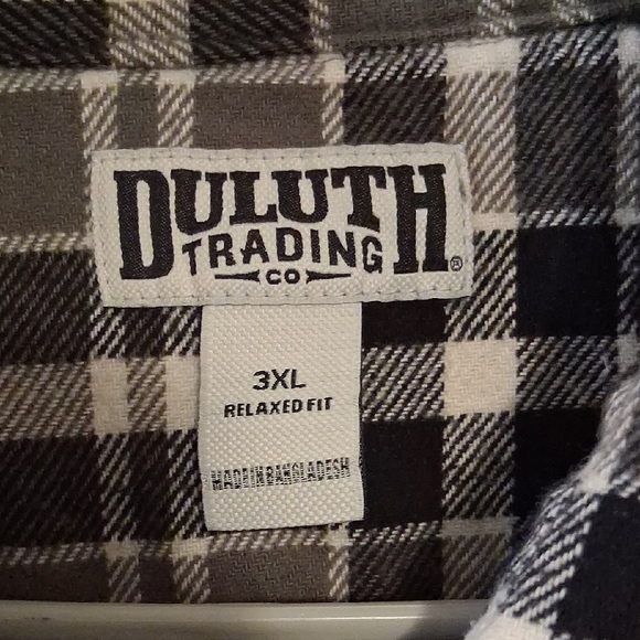 Duluth Trading Co Men's Black and White Plaid Shirt Jacket - Picture 2 of 6